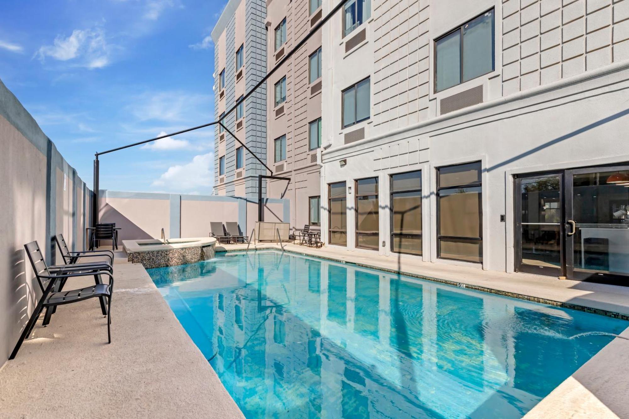 Comfort Suites Laredo Exterior foto